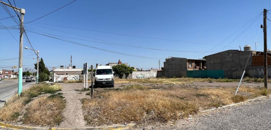 Maipú esquina Emilio Frey